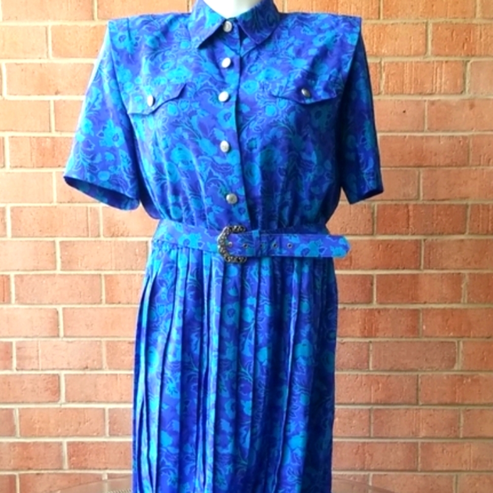 LESLIE FAY PLEATED BELTED DRESS